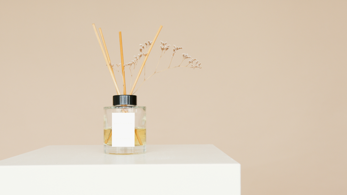 Penyebab Reed Diffuser Tidak Semerbak dan Cara Mengatasinya – HMNS Perfume